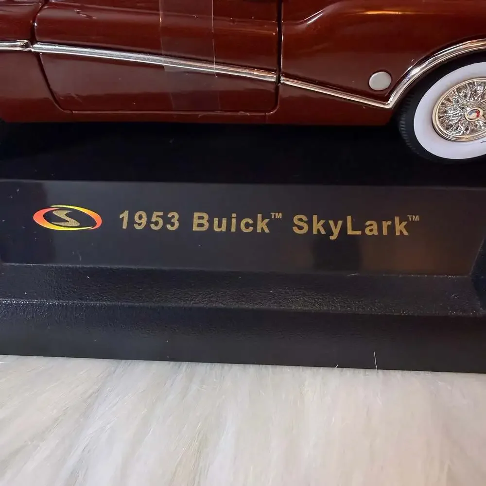 Signature Models 1:32 Scale 1953 Buick Skylark Convertible Diecast Model Car